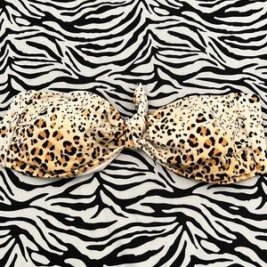Victoria’s Secret Bikini Top - Size M - NWT